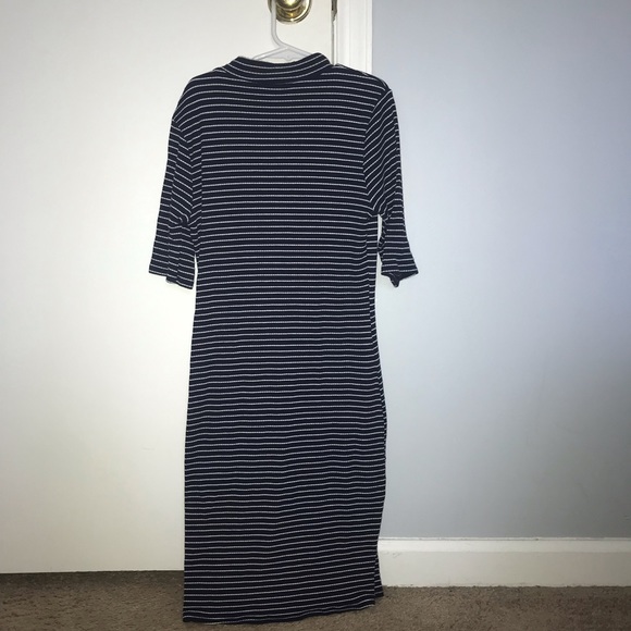 Navy Blue Form-Fitting Dress - Picture 3 of 3